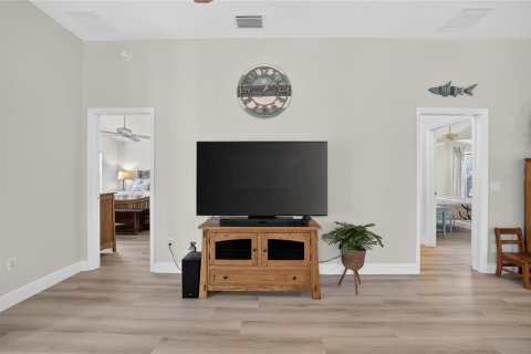 House in The Villages, Florida 2 bedrooms, 105.17 sq.m. № 2209461 - photo 26