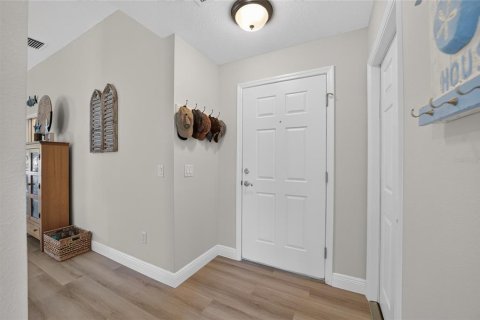 House in The Villages, Florida 2 bedrooms, 105.17 sq.m. № 2209461 - photo 6