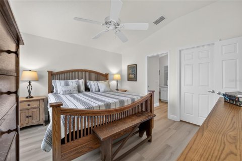 House in The Villages, Florida 2 bedrooms, 105.17 sq.m. № 2209461 - photo 28
