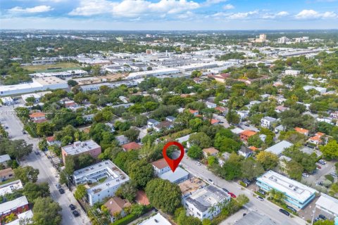Commercial property in Miami, Florida 260.41 sq.m. № 1991009 - photo 14