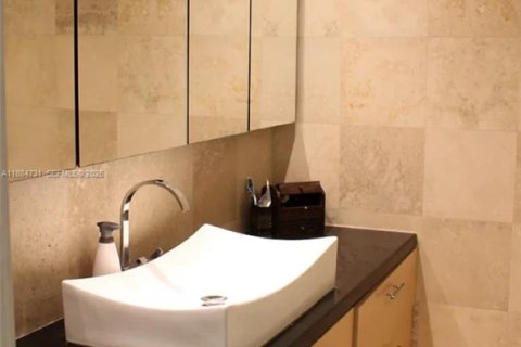 Снять в аренду кондоминиум в Бей-Харбор-Айлендс, Флорида 1 спальня, 90.58м2, № 1931717 - фото 21