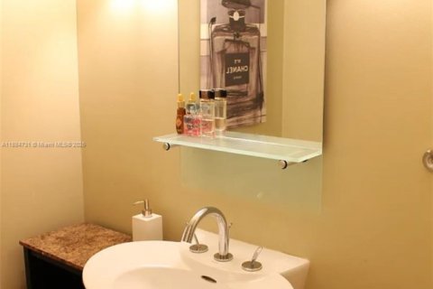 Copropriété à louer à Bay Harbor Islands, Floride: 1 chambre, 90.58 m2 № 1931717 - photo 9