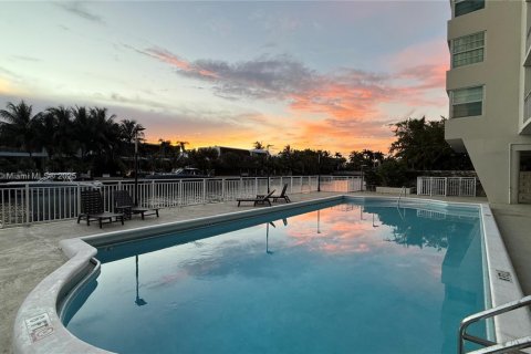 Copropriété à louer à Bay Harbor Islands, Floride: 1 chambre, 90.58 m2 № 1931717 - photo 18