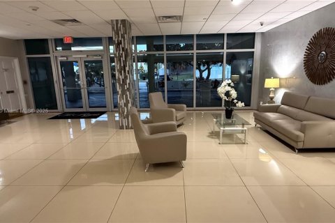 Copropriété à louer à Bay Harbor Islands, Floride: 1 chambre, 90.58 m2 № 1931717 - photo 14