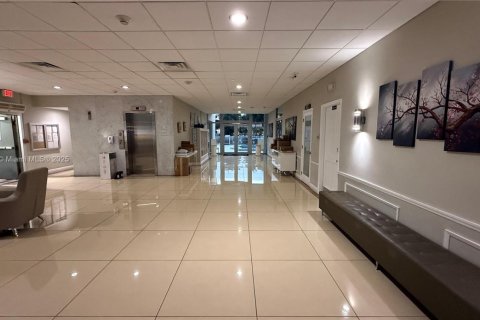 Copropriété à louer à Bay Harbor Islands, Floride: 1 chambre, 90.58 m2 № 1931717 - photo 16