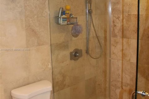 Снять в аренду кондоминиум в Бей-Харбор-Айлендс, Флорида 1 спальня, 90.58м2, № 1931717 - фото 20