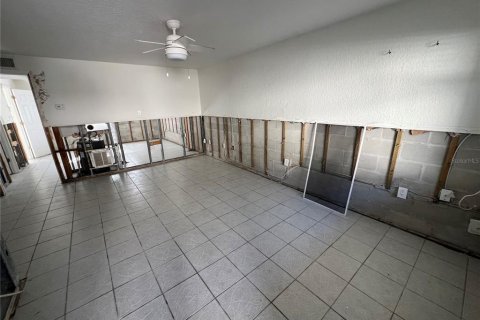 Купить кондоминиум в Индиан-Рокс-Бич, Флорида 5 комнат, 55.56м2, № 1374146 - фото 12