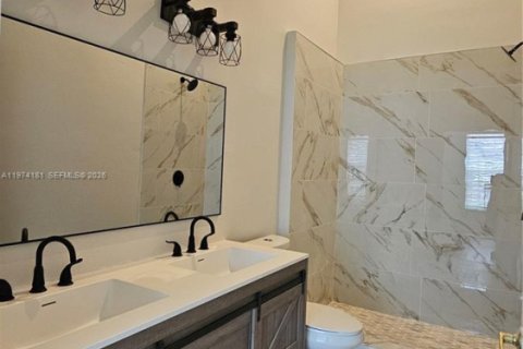 Casa en alquiler en Pembroke Pines, Florida, 3 dormitorios, 125.23 m2 № 2036208 - foto 7