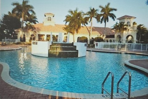 Casa en alquiler en Pembroke Pines, Florida, 3 dormitorios, 125.23 m2 № 2036208 - foto 2