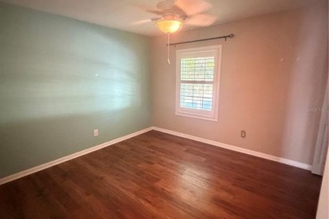 Townhouse in Saint Petersburg, Florida 2 bedrooms, 94.95 sq.m. № 2390971 - photo 9
