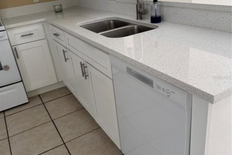 Casa en alquiler en Kissimmee, Florida, 3 dormitorios, 136.94 m2 № 1850927 - foto 2