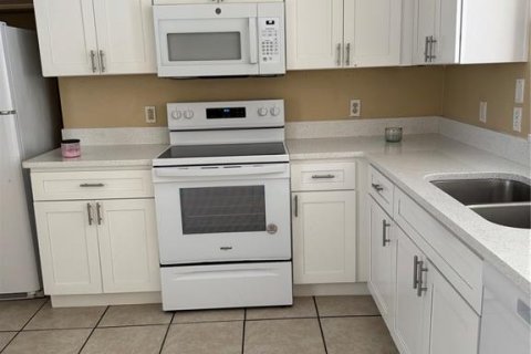 Casa en alquiler en Kissimmee, Florida, 3 dormitorios, 136.94 m2 № 1850927 - foto 3