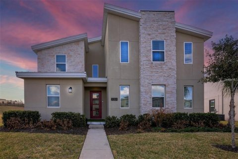 House in Davenport, Florida 9 bedrooms, 405.98 sq.m. № 2121650 - photo 2