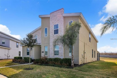 House in Davenport, Florida 9 bedrooms, 405.98 sq.m. № 2121650 - photo 5