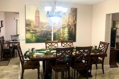 House in Coconut Creek, Florida 1 bedroom, 141.86 sq.m. № 2031738 - photo 5