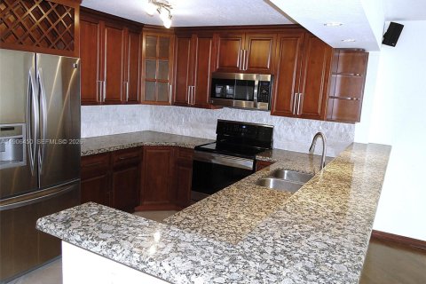 Снять в аренду кондоминиум в Авентура, Флорида 1 спальня, 99.03м2, № 2146412 - фото 2