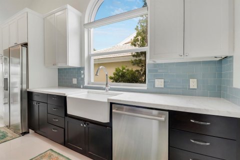 House in West Palm Beach, Florida 3 bedrooms, 203.73 sq.m. № 2186529 - photo 16