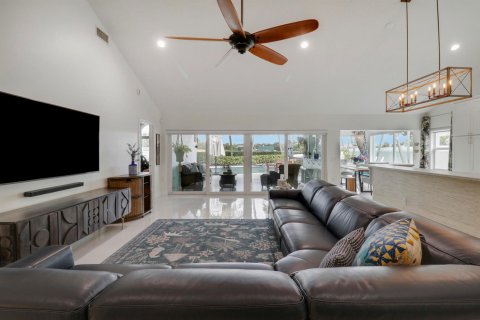 House in West Palm Beach, Florida 3 bedrooms, 203.73 sq.m. № 2186529 - photo 6