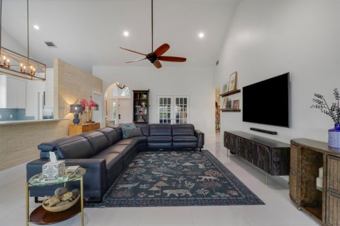 House in West Palm Beach, Florida 3 bedrooms, 203.73 sq.m. № 2186529 - photo 7