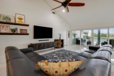 House in West Palm Beach, Florida 3 bedrooms, 203.73 sq.m. № 2186529 - photo 4