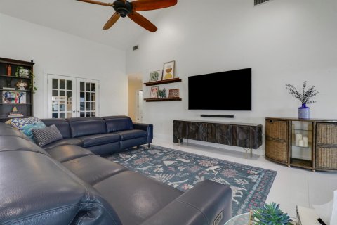 House in West Palm Beach, Florida 3 bedrooms, 203.73 sq.m. № 2186529 - photo 3