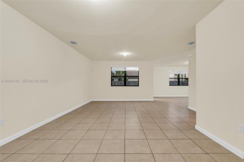 Villa ou maison à louer à Homestead, Floride: 4 chambres, 280.75 m2 № 2386970 - photo 7