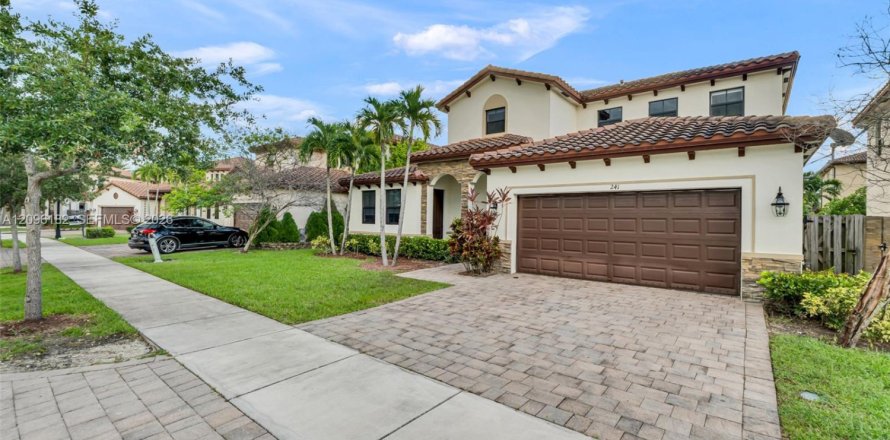 Villa ou maison à Homestead, Floride 4 chambres, 280.75 m2 № 2386970