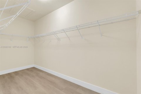 Villa ou maison à louer à Homestead, Floride: 4 chambres, 280.75 m2 № 2386970 - photo 27