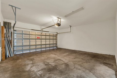 Villa ou maison à louer à Homestead, Floride: 4 chambres, 280.75 m2 № 2386970 - photo 21