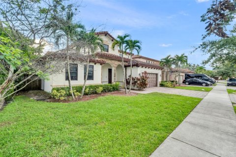 Villa ou maison à louer à Homestead, Floride: 4 chambres, 280.75 m2 № 2386970 - photo 2