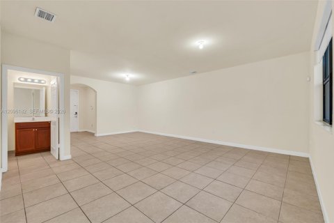 Villa ou maison à louer à Homestead, Floride: 4 chambres, 280.75 m2 № 2386970 - photo 10