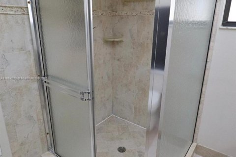 Купить таунхаус в Пемброк-Пайнс, Флорида 2 спальни, 122.45м2, № 2013301 - фото 13