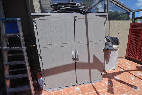 Купить таунхаус в Пемброк-Пайнс, Флорида 2 спальни, 122.45м2, № 2013301 - фото 19