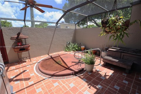 Купить таунхаус в Пемброк-Пайнс, Флорида 2 спальни, 122.45м2, № 2013301 - фото 17