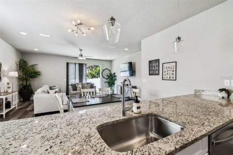 Adosado en alquiler en Tampa, Florida, 3 dormitorios, 170.75 m2 № 1884544 - foto 11