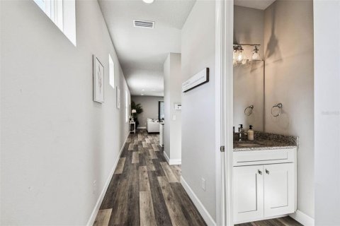 Adosado en alquiler en Tampa, Florida, 3 dormitorios, 170.75 m2 № 1884544 - foto 4