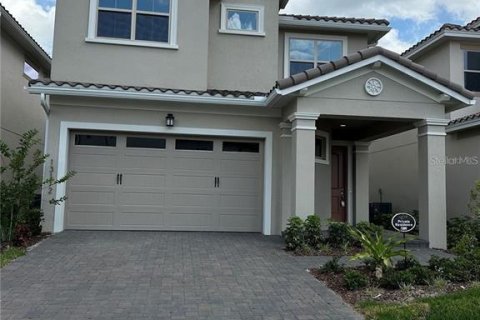 House in Orlando, Florida 5 bedrooms, 295.43 sq.m. № 2236403