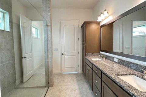 House in Orlando, Florida 5 bedrooms, 295.43 sq.m. № 2236403 - photo 18