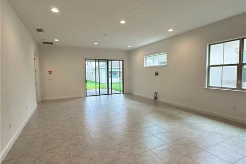 House in Orlando, Florida 5 bedrooms, 295.43 sq.m. № 2236403 - photo 10