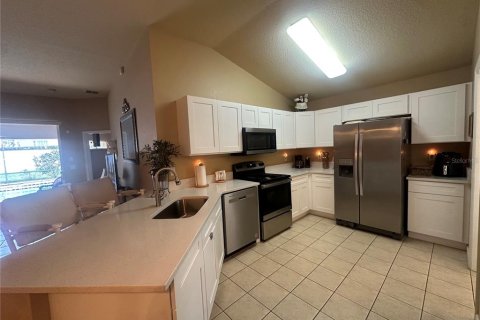 House in Clermont, Florida 4 bedrooms, 155.43 sq.m. № 1788950 - photo 9