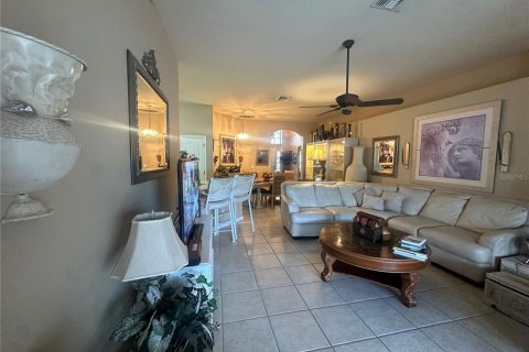 House in Clermont, Florida 4 bedrooms, 155.43 sq.m. № 1788950 - photo 12