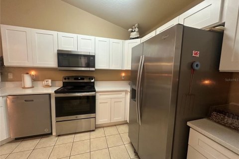House in Clermont, Florida 4 bedrooms, 155.43 sq.m. № 1788950 - photo 10