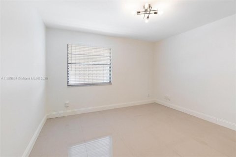 Touwnhouse à louer à Miami, Floride: 3 chambres, 171.96 m2 № 1939163 - photo 26