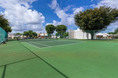 Touwnhouse à louer à Miami, Floride: 3 chambres, 171.96 m2 № 1939163 - photo 11