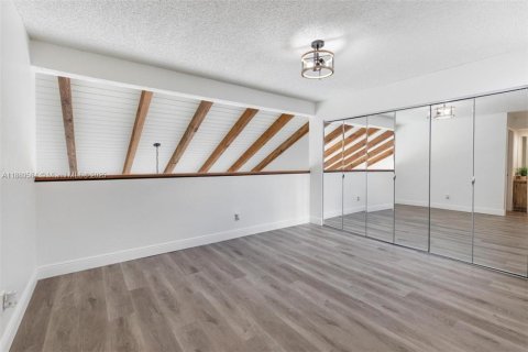 Touwnhouse à louer à Miami, Floride: 3 chambres, 171.96 m2 № 1939163 - photo 22
