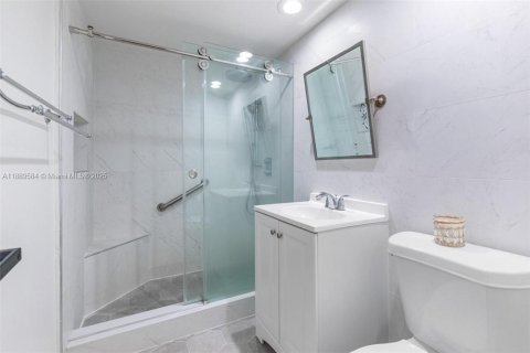 Touwnhouse à louer à Miami, Floride: 3 chambres, 171.96 m2 № 1939163 - photo 19
