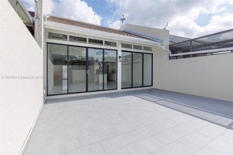 Touwnhouse à louer à Miami, Floride: 3 chambres, 171.96 m2 № 1939163 - photo 14