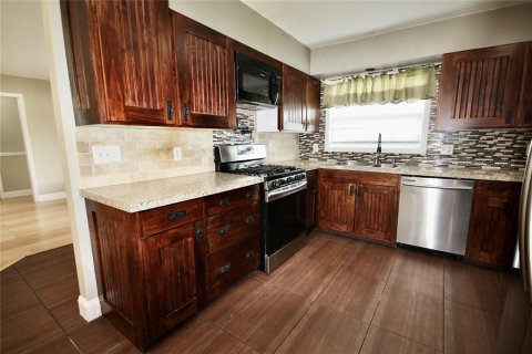 Villa ou maison à louer à Orlando, Floride: 3 chambres, 144.37 m2 № 1911220 - photo 3