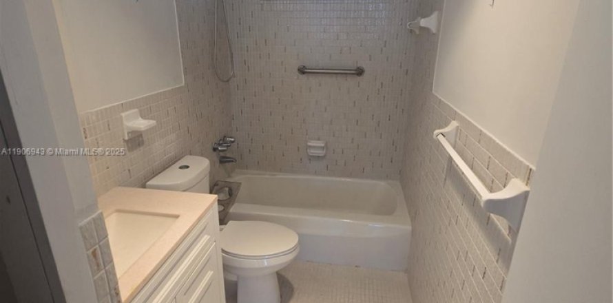 Condo in Aventura, Florida, 1 bedroom  № 2017339