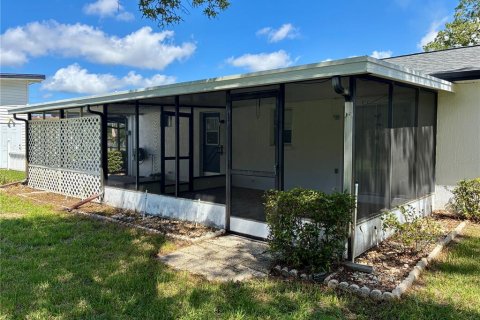 House in Spring Hill, Florida 3 bedrooms, 108.14 sq.m. № 2296415 - photo 16